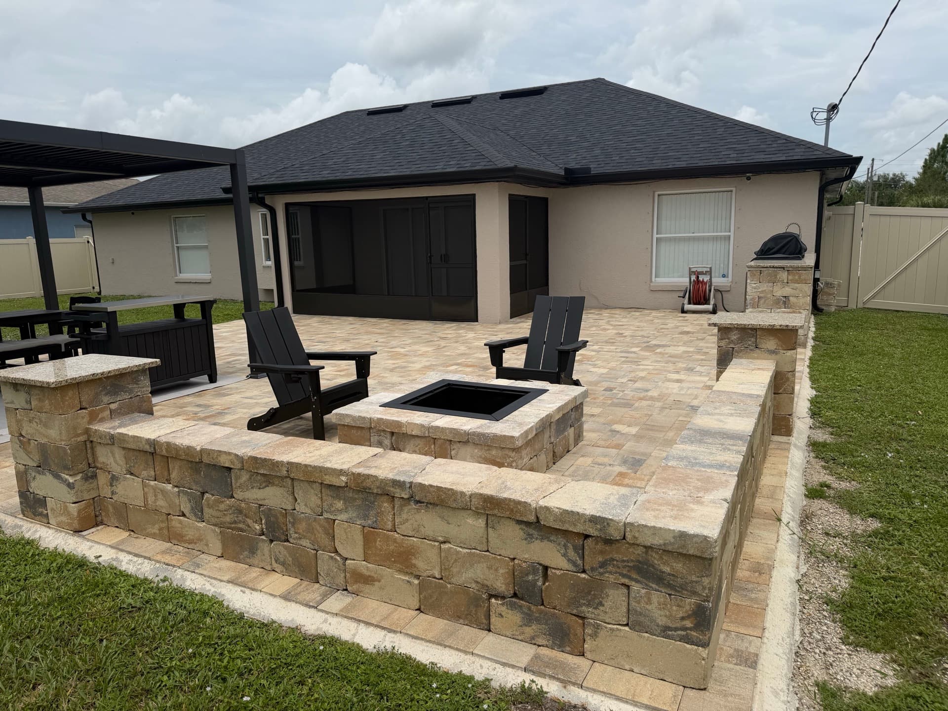 Paver Fire Pits & Seat Walls photo 1
