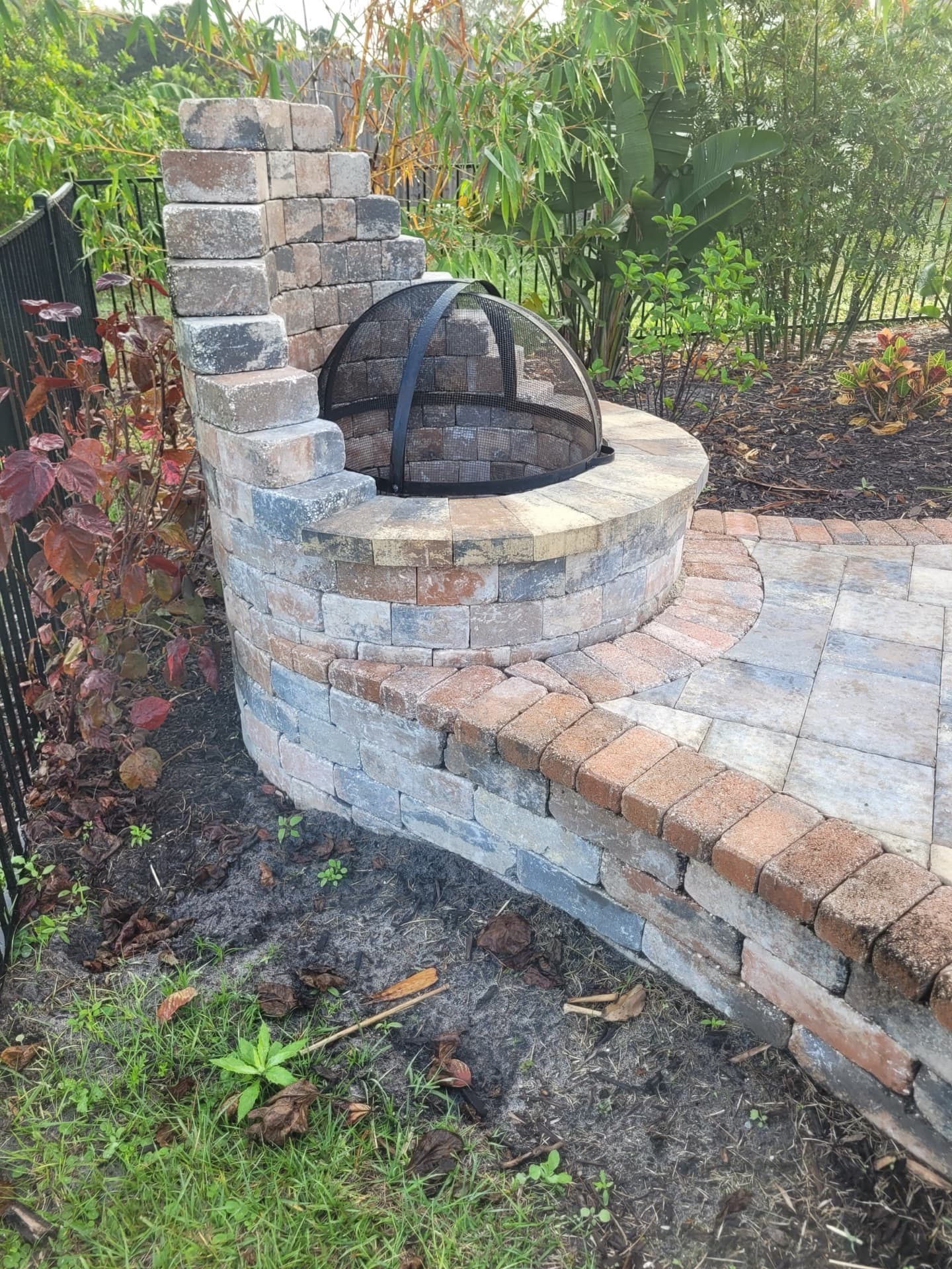 Paver Fire Pits & Seat Walls photo 4