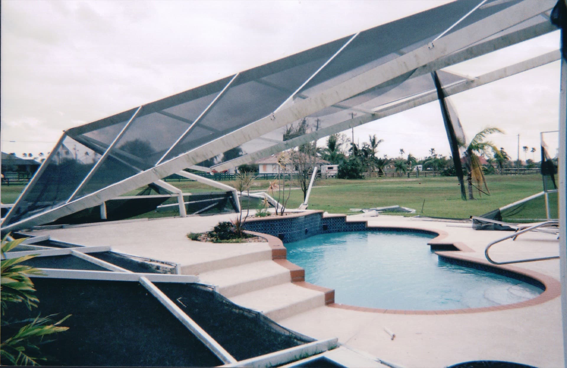 Rescreen Enclosure Repairs by Optimal Thermal Structures